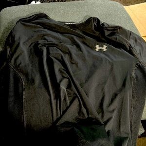 Men’s under Armour shirt